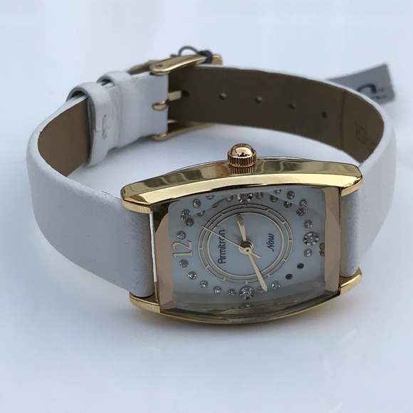 Armitron Now Women Watch Genuine Leather White Ban - Picture 5 of 8